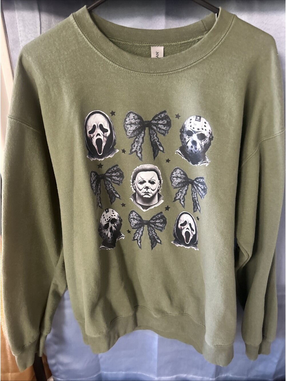 Halloween Myers Voorhees Ghostface Large Green Sweater Golden
